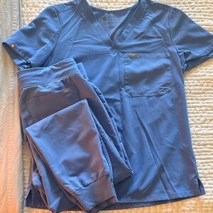 Figs Ciel Blue Caterina scrub Top and Zamora Jogger Pant Set, size small